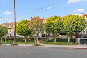 photo of 409 Burchett Drive, Glendale, CA • presented by CMBHomes.com
